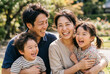 © maaagram - 幸せな4人家族の日本人ポートレート Generative AI