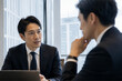 © saaaaak - 会議,ミーティング,打ち合わせ,会議室,ビジネス,オフィス,商談,プレゼンテーション
