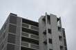 © apoptosis - 見上げる近代的なマンション