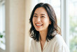 © maaagram - 窓辺で明るく大爆笑する若く美しい女性の笑顔 Generative AI