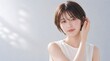 © mocography - ショートヘアの日本人女性のビューティーポートレート