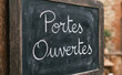 © velikiyzayats - Portes ouvertes tableau noirecriture a la craie evenement entreprise education