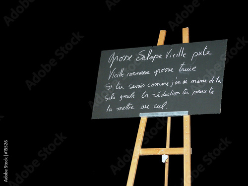 insultes sur tableau d'école