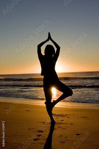 activity: yoga at sunrise © Creativa Images