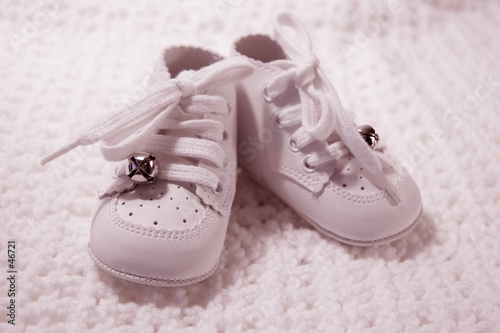 pair of baby shoes in pink