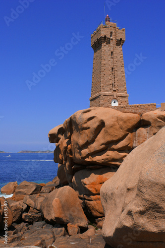 phare de ploumanac'h - la côte du granit rose © iMAGINE