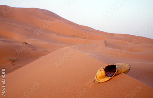 babouche dans les dunes