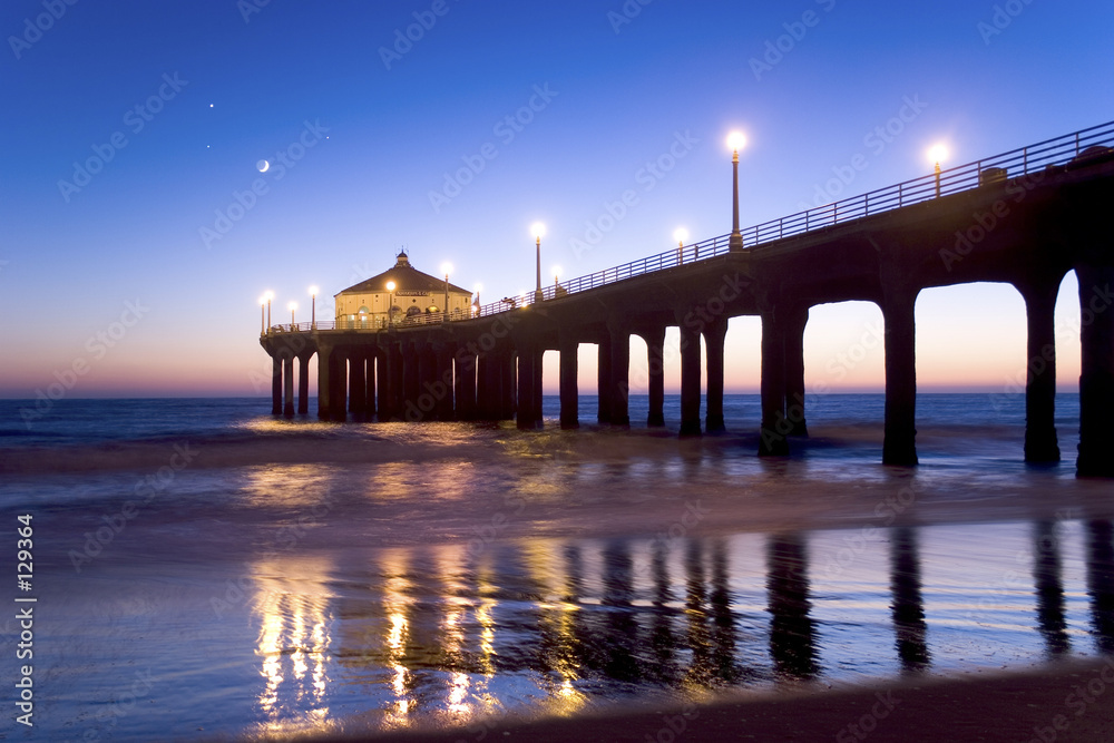 Obraz premium manhattan beach pier