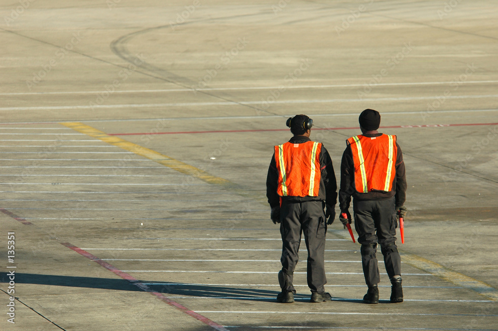 Ταπετσαρία airport1