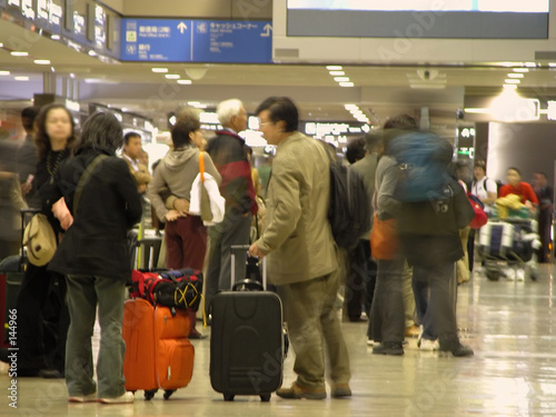 airport crowd