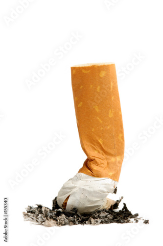 cigarette butte © Sascha Burkard