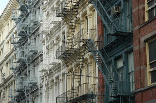build metal stair