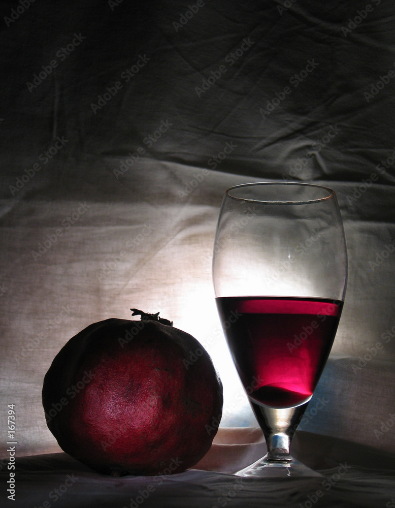 Fotografie the fruit-piece with crimson colours