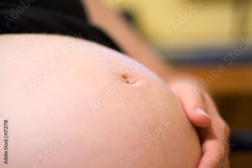 pregnant belly button
