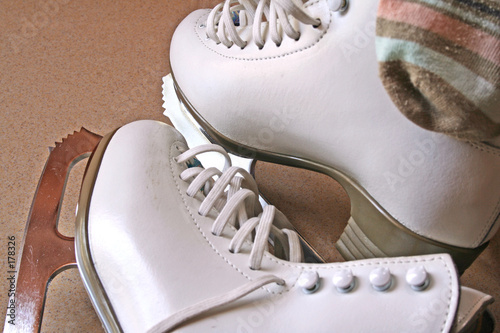 skates