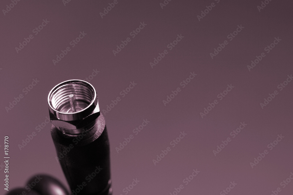 Foto cable coax over purple