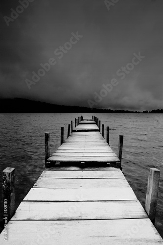 Fotografia jetty view in black & white