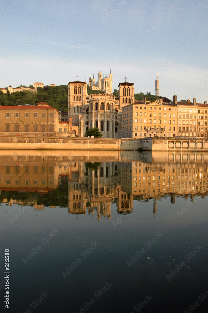 Fototapeta premium ste jean fourviere quais le matin