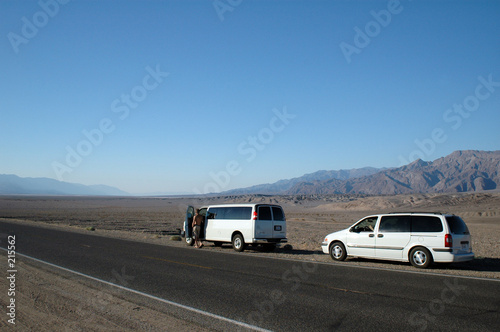 vans in the death valley © faucilhon