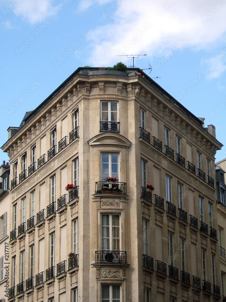 angle d'un immeuble parisien