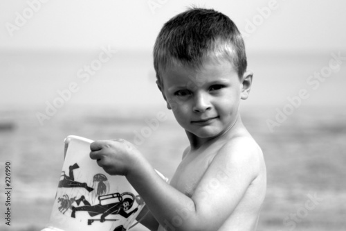 enfant sur la plage photo