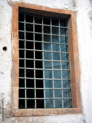 ventana enrejada