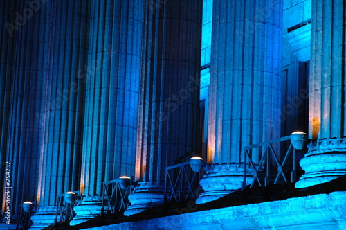 les colonnes bleues