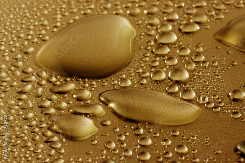 goldene wassertropfen