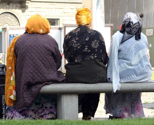 Donne africane in Italia a Firenze photo