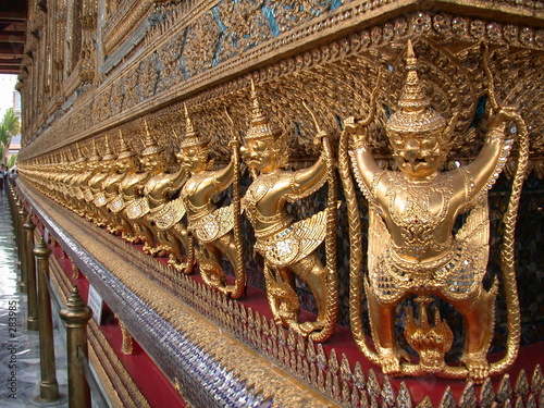 temple of the emerald buddha 2