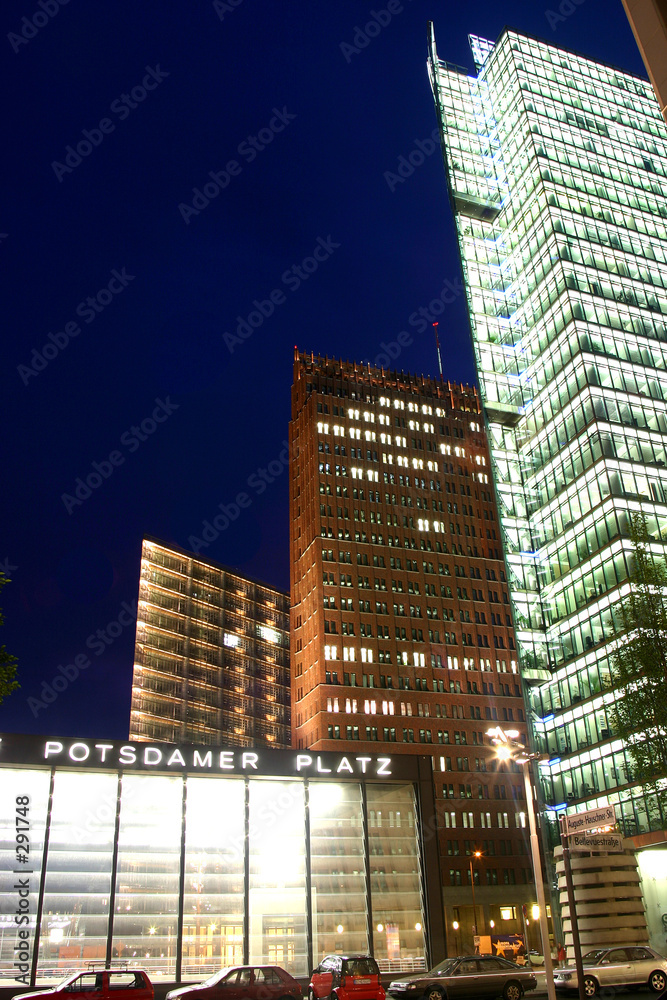 Fototapeta premium hochhaus am potsdamer platz 02