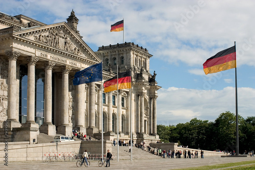 reichstag von der seite photo