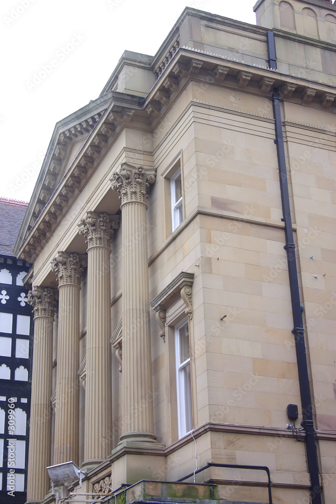 Obraz premium historic bank building in chester