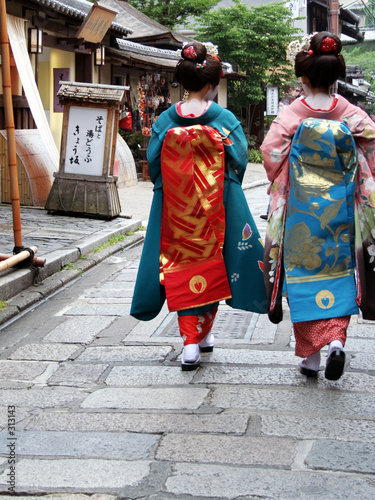 geisha girls