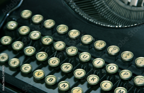 antique typewriter photo