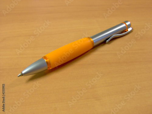 orange pen w/ clipping path