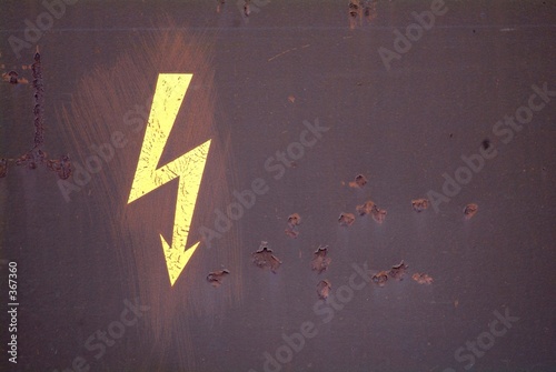 achtung strom