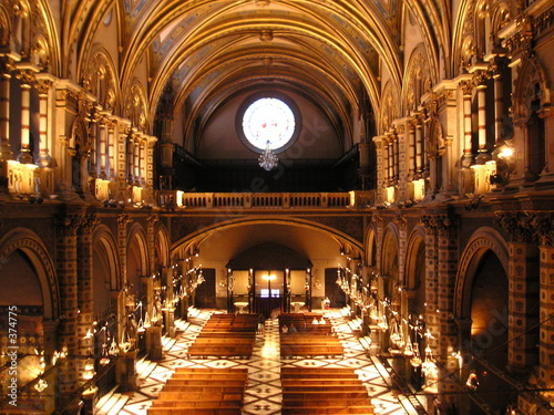 Interior basílica Montserrat, Barcelona