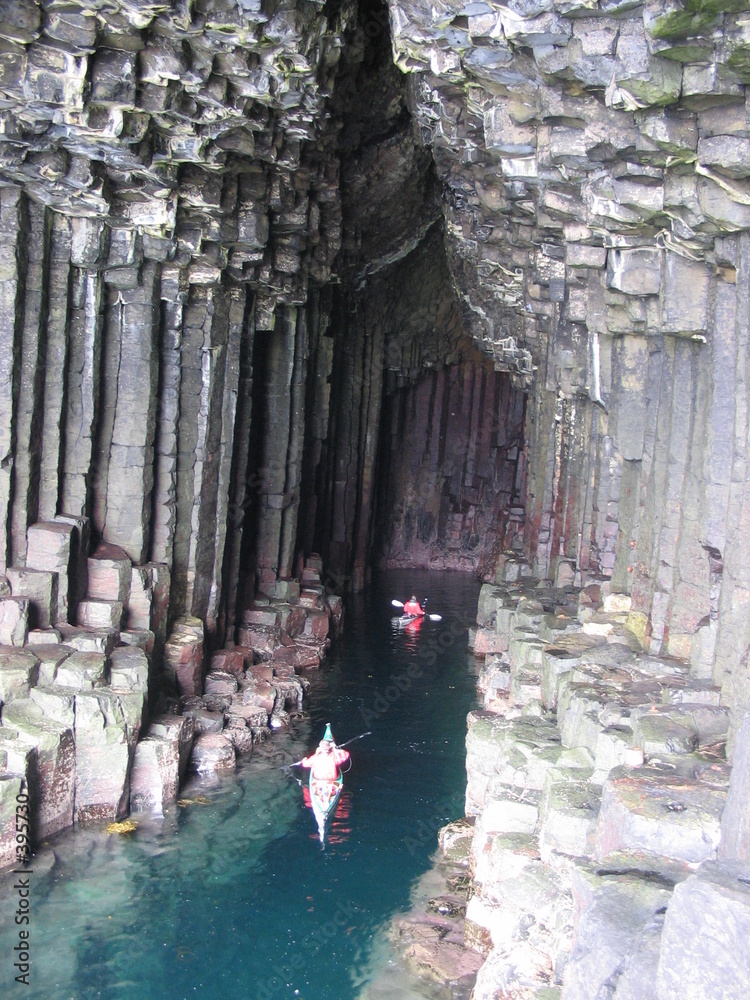 Fototapeta premium canoe in fingal cave staffa,