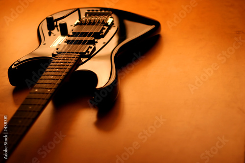 black electric guitar - serie #439391
