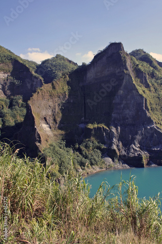 pinatubo crater