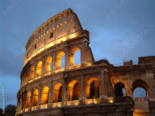 Canvas-taulu colosseum at night