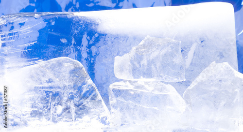 large ice block © Guillermo lobo