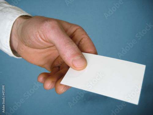 hand mit visitenkarte