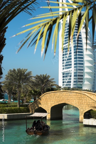 ladies going to burj el arab