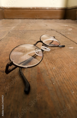 reading glasses photo