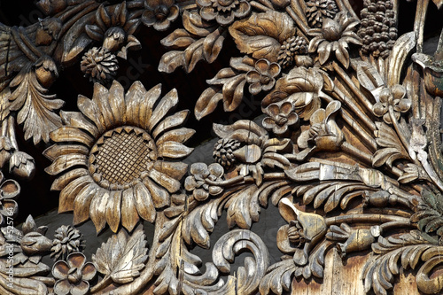 wooden flower pattern
