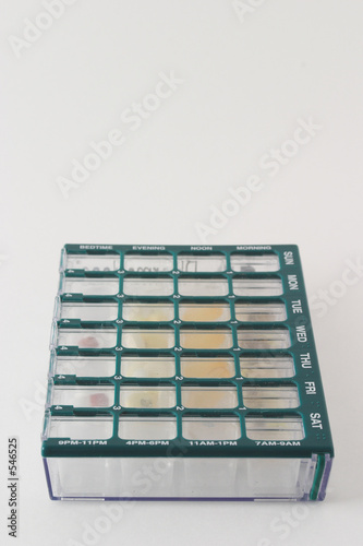 daily medicine dose organizer pillbox