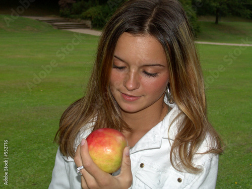 sieh mal, dieser apfel !