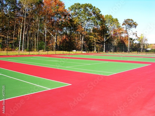 tennis courts. © Tom Oliveira